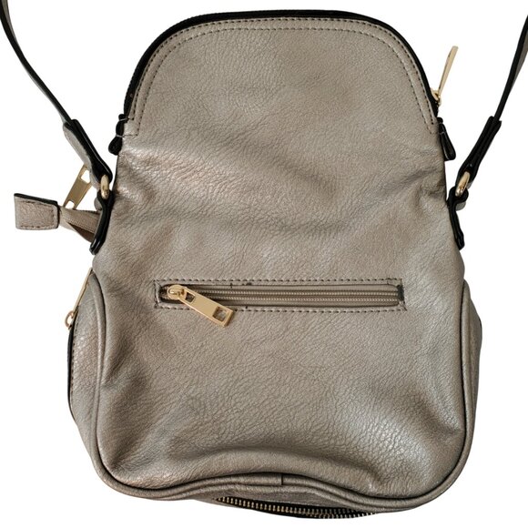 Silver Front Flap Expandable Crossbody Bag Purse. Faux Leather Adjustable Strap. - Picture 5 of 11